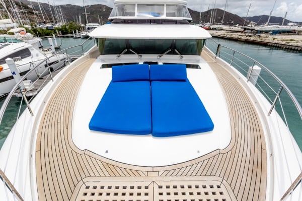 motoryacht_angeleys_foredeck-2