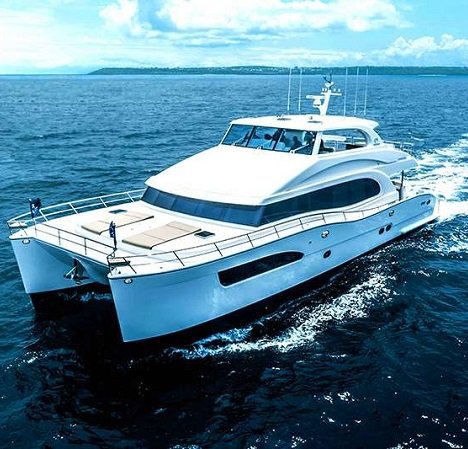 power_catamaran_seaglass_featured power_catamaran_seaglass_featured
