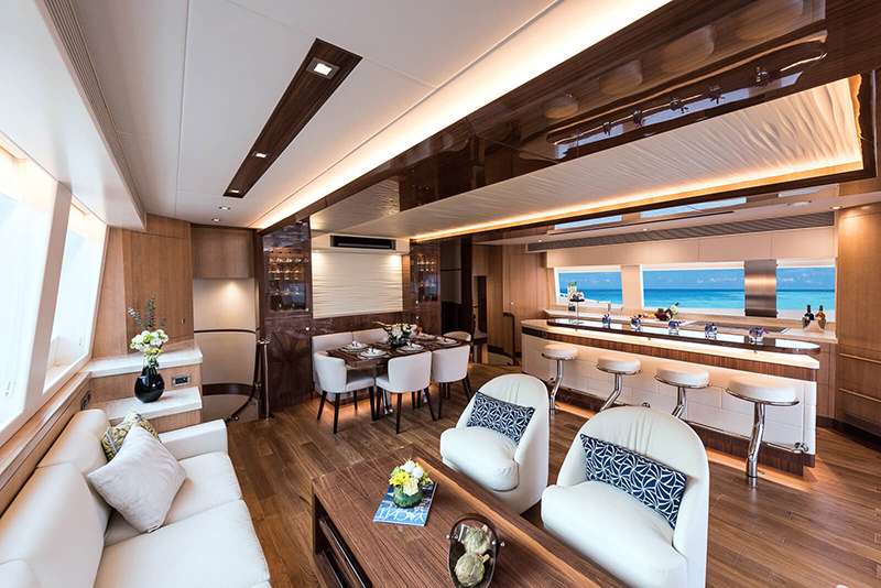 power_catamaran_seaglass_salon_seating2 power_catamaran_seaglass_salon_seating2