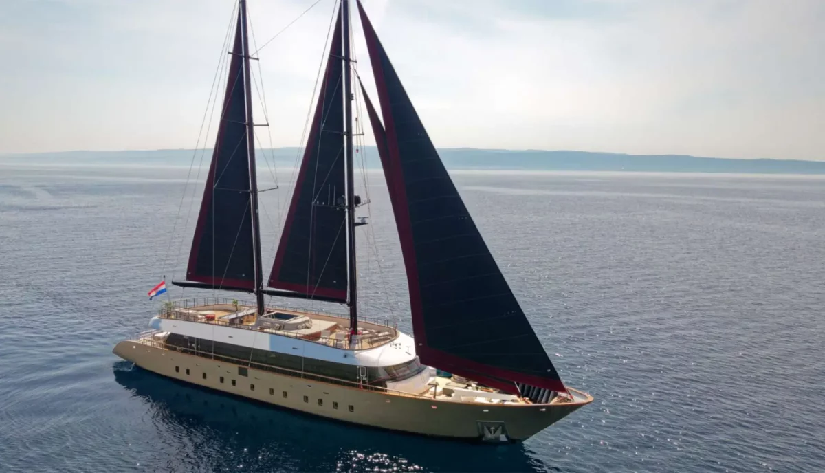 Anetta Motor Yacht