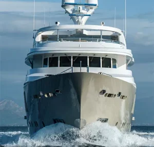 ORIENT STAR powering through the water from a front-on angle.