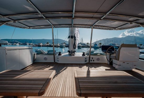 Catamaran_Amaya_skylounge Catamaran_Amaya_skylounge