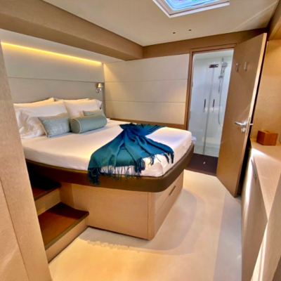 Catamaran_Aura_master_cabin