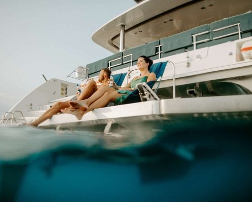 Catamaran_Ebb_&_Flow_stern Catamaran_Ebb_&_Flow_stern