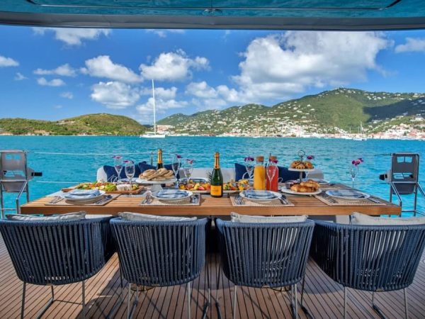 Catamaran_Gracious_cockpit_dining_view Catamaran_Gracious_cockpit_dining_view