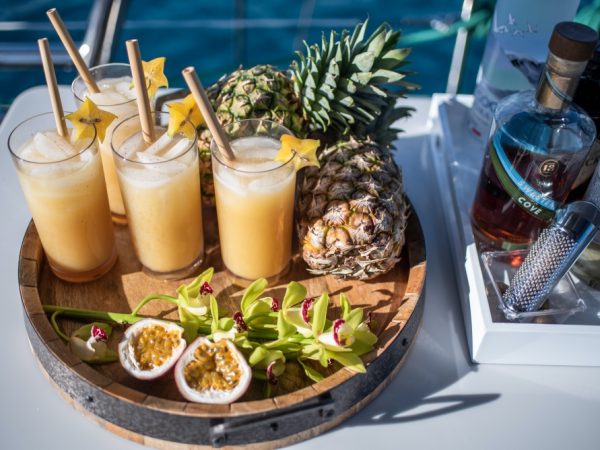 Catamaran_Gracious_cocktails
