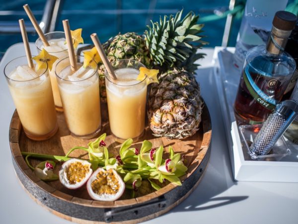 Catamaran_Gracious_cocktails Catamaran_Gracious_cocktails