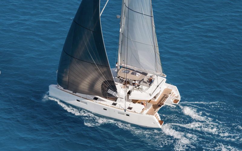Catamaran_Liquid_Zen_sailing Catamaran_Liquid_Zen_sailing