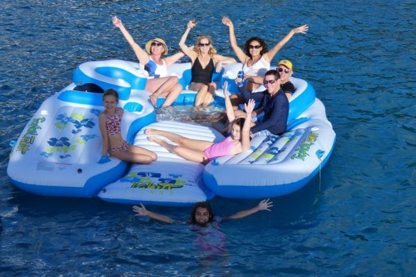 catamaran_adadstra_floatingisland2 A family of 8 floating on a huge raft on an epic family vacation.