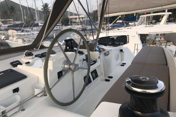 catamaran_azuria_flybridge catamaran_azuria_flybridge