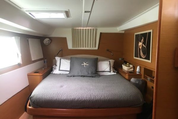 catamaran_azuria_guest_cabin
