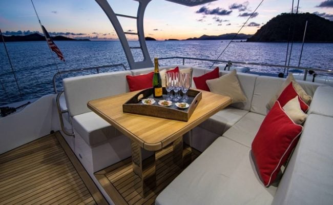 catamaran_euphoria_flybridge catamaran_euphoria_flybridge