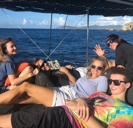 catamaran_lsland_hoppin_relax_flybridge catamaran_lsland_hoppin_relax_flybridge