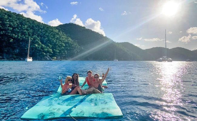 catamaran_lsland_hoppin_water_lounging catamaran_lsland_hoppin_water_lounging