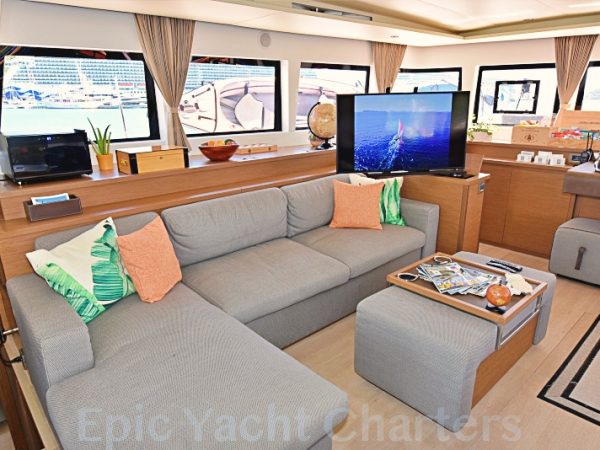 catamaran_mahasattva_main_salon catamaran_mahasattva_main_salon