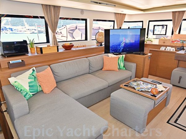 catamaran_mahasattva_main_salon catamaran_mahasattva_main_salon