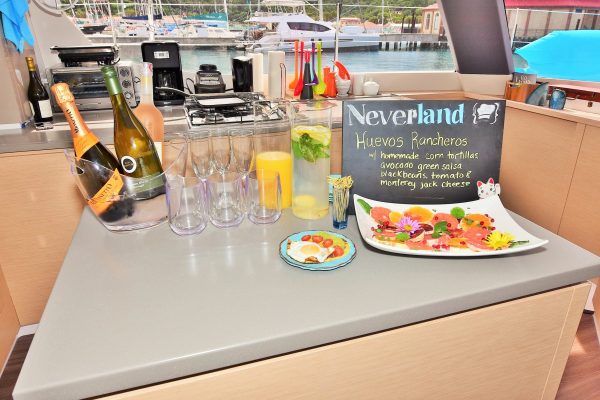 catamaran_neverlnd_island catamaran_neverlnd_island