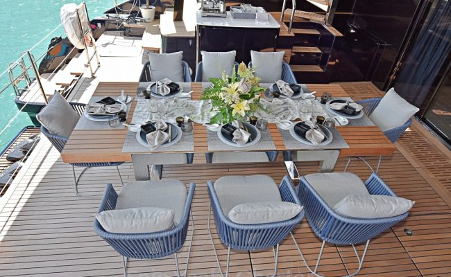 catamaran_relentless_aft_deck_dining catamaran_relentless_aft_deck_dining