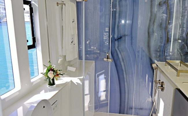 catamaran_relentless_master_bath catamaran_relentless_master_bath