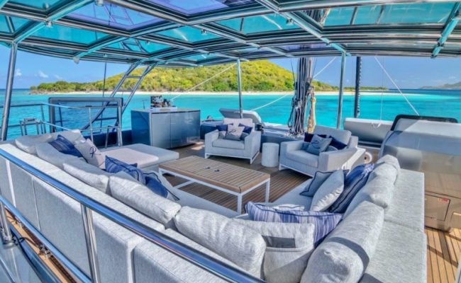 catamaran_relentless_skylounge_wide catamaran_relentless_skylounge_wide