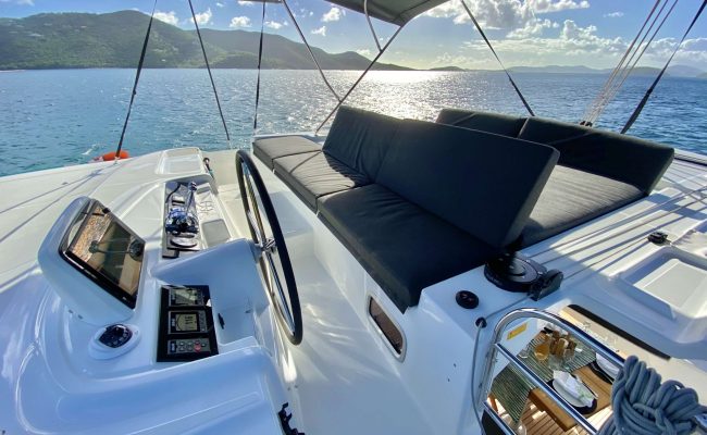 catamaran_rendez-vous_flybridge-1 catamaran_rendez-vous_flybridge-1