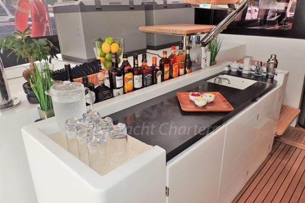 catamaran_seahome_bar catamaran_seahome_bar