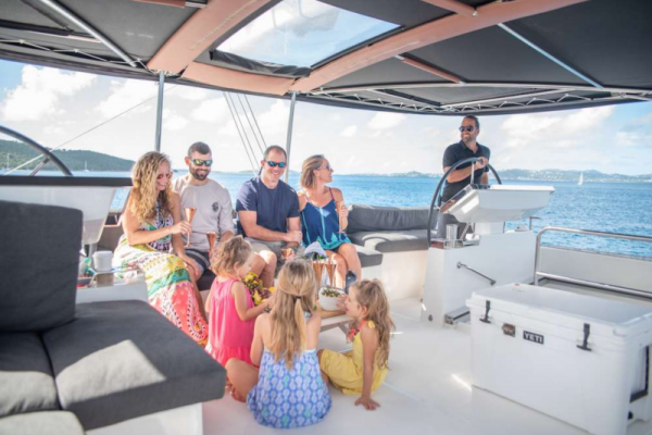catamaran_seahome_captain_guests catamaran_seahome_captain_guests