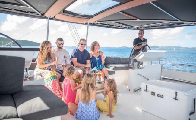 catamaran_seahome_captain_guests catamaran_seahome_captain_guests