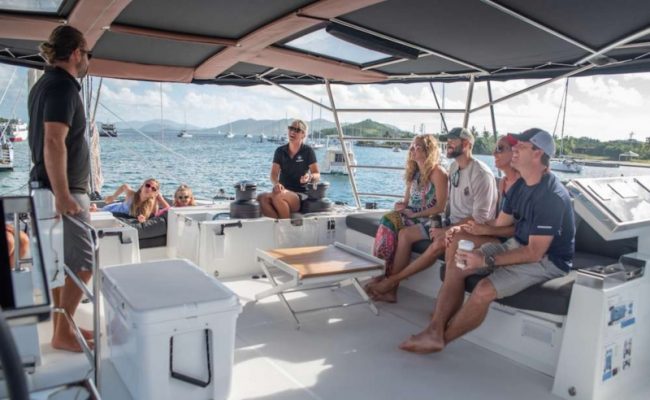 catamaran_seahome_captain_guests2 catamaran_seahome_captain_guests2