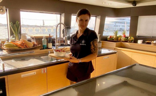catamaran_seahome_chef catamaran_seahome_chef