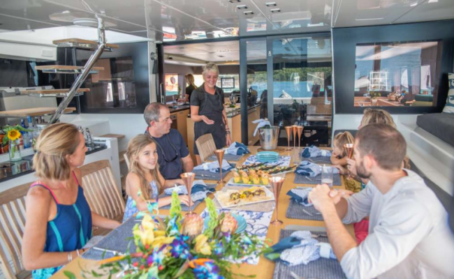 catamaran_seahome_chef_serving catamaran_seahome_chef_serving