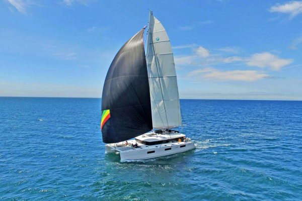 catamaran_seahome_sailing2 catamaran_seahome_sailing2