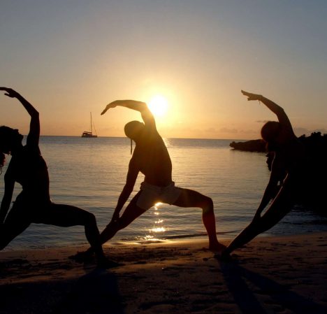 catamaran_shangri_la_yoga2 catamaran_shangri_la_yoga2