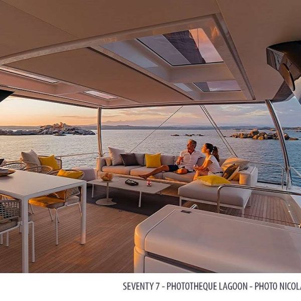 catamaran_tell_star_sailing_flybridge catamaran_tell_star_sailing_flybridge