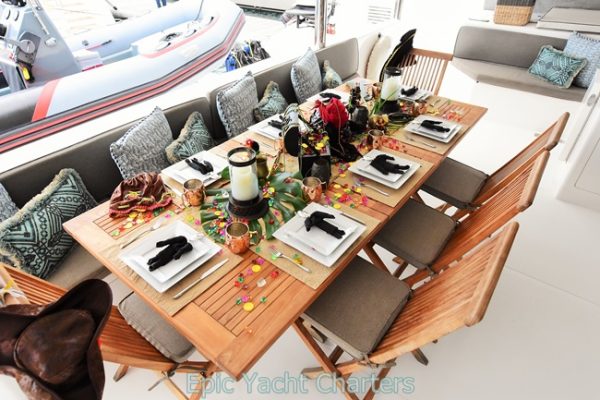 catamaran_tranquility_cockpit_dinning catamaran_tranquility_cockpit_dinning