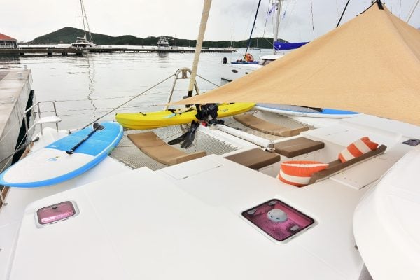catamaran_white_house_foredeck catamaran_white_house_foredeck