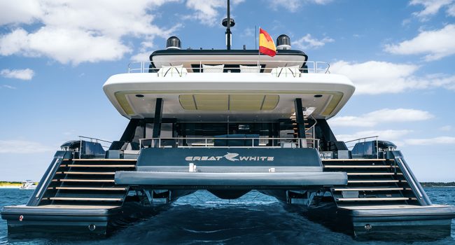 great_white_catamaran_stern great_white_catamaran_stern