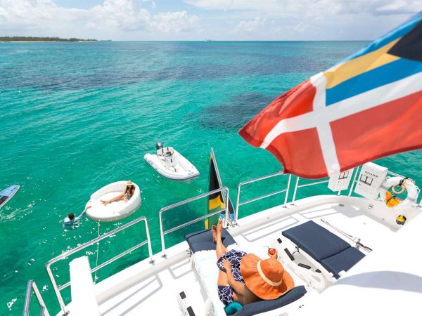 power_catamaran_mystic_soul_flybridge_sunbed power_catamaran_mystic_soul_flybridge_sunbed