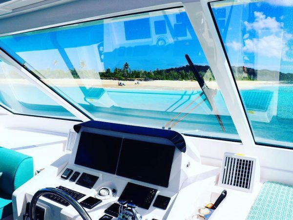 power_catamaran_mystic_soul_helm power_catamaran_mystic_soul_helm