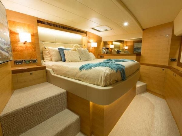power_catamaran_mystic_soul_master_stateroom power_catamaran_mystic_soul_master_stateroom