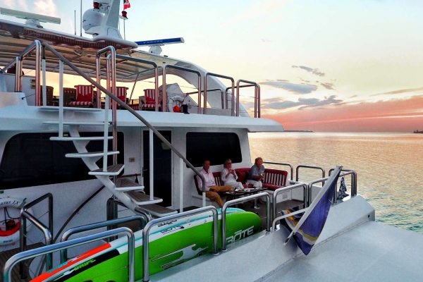 power_catamaran_pegasus_aft_deck power_catamaran_pegasus_aft_deck