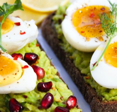 slice-of-eggs-on-cakes-793785 slice-of-eggs-on-cakes-793785